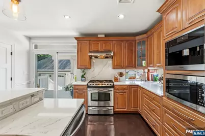 209 W Passaic Avenue, Rutherford, NJ 07070 - Photo 15