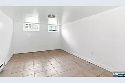 176C Parker Street, Newark, NJ 07104 - Photo 13