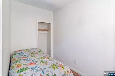 176C Parker Street, Newark, NJ 07104 - Photo 9