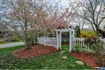 177 Lawson Place, Paramus, NJ 07652 - Photo 41