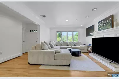 154 Spring Valley Road, Park Ridge, NJ 07656 - Photo 5
