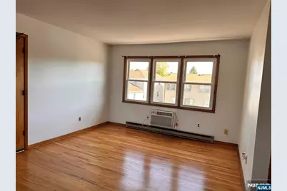 333 Green Avenue 6 #6, Lyndhurst Township, NJ 07071 - Photo 3