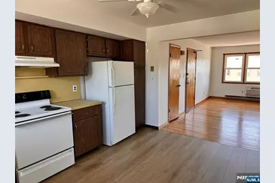 333 Green Avenue 6 #6, Lyndhurst Township, NJ 07071 - Photo 9