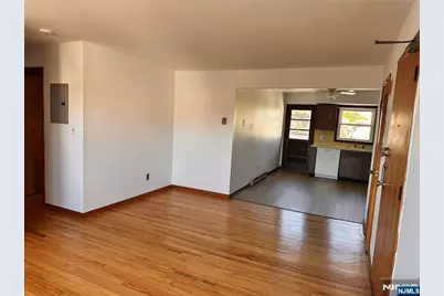 333 Green Avenue 6 #6, Lyndhurst Township, NJ 07071 - Photo 5