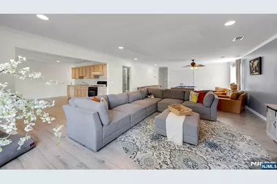 69 Thiem Avenue, Rochelle Park Township, NJ 07662 - Photo 35