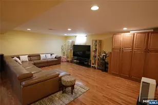 10 Queens Ln, Wayne, NJ 07470 - Photo 21