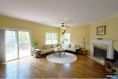 10 Queens Lane, Wayne, NJ 07470 - Photo 3