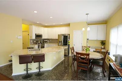 10 Queens Lane, Wayne, NJ 07470 - Photo 5