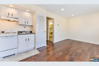 601 Fairview Avenue C1 #C1, Fairview, NJ 07022 - Photo 7