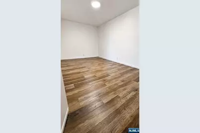 2160 Center Avenue 2L #2L, Fort Lee, NJ 07024 - Photo 9