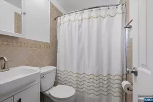 43 Berwyn Pl, Bergenfield, NJ 07621 - Photo 15