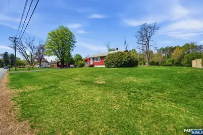 49 Heather Hills Drive, Jefferson Township, NJ 07438 - Photo 3