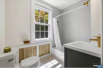 80 Glenwood Road, Englewood, NJ 07631 - Photo 27