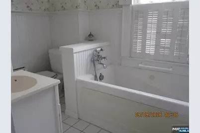 516 Willow Avenue, Lyndhurst Township, NJ 07071 - Photo 13