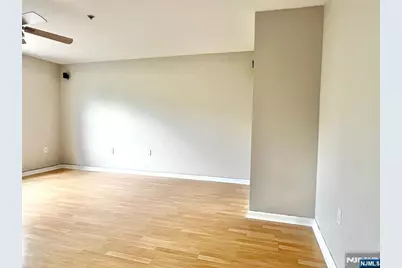 547 Gorge Road 4B #4B, Cliffside Park, NJ 07010 - Photo 3