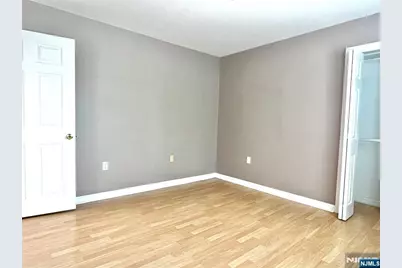 547 Gorge Road 4B #4B, Cliffside Park, NJ 07010 - Photo 13