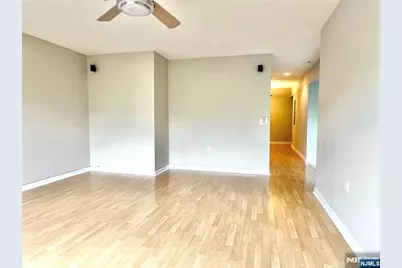 547 Gorge Road 4B #4B, Cliffside Park, NJ 07010 - Photo 5