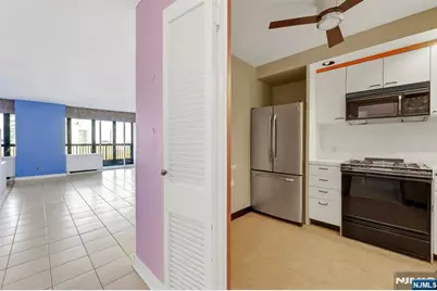 5 Horizon # 907, Fort Lee, NJ 07024 - Photo 9