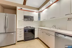 5 Horizon # 907, Fort Lee, NJ 07024 - Photo 23