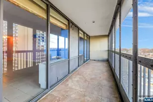 5 Horizon # 907, Fort Lee, NJ 07024 - Photo 17