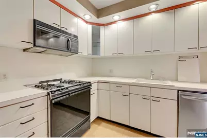 5 Horizon # 907, Fort Lee, NJ 07024 - Photo 17