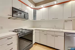 5 Horizon # 907, Fort Lee, NJ 07024 - Photo 17