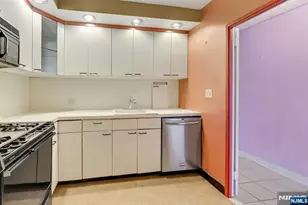 5 Horizon # 907, Fort Lee, NJ 07024 - Photo 21