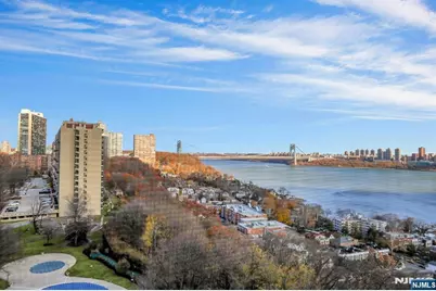 5 Horizon # 907, Fort Lee, NJ 07024 - Photo 3