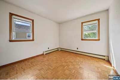 304 Gilbert Avenue, Elmwood Park, NJ 07407 - Photo 15