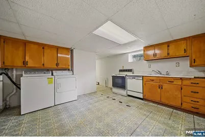 304 Gilbert Avenue, Elmwood Park, NJ 07407 - Photo 17