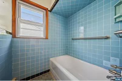 304 Gilbert Avenue, Elmwood Park, NJ 07407 - Photo 7