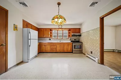 304 Gilbert Avenue, Elmwood Park, NJ 07407 - Photo 11