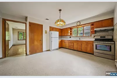 304 Gilbert Avenue, Elmwood Park, NJ 07407 - Photo 13