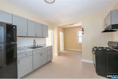 120 Sunset Avenue, Newark, NJ 07106 - Photo 7