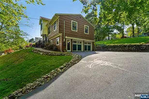 95 Knollton Rd, Allendale, NJ 07401 - Photo 3