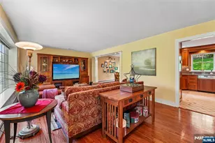 95 Knollton Rd, Allendale, NJ 07401 - Photo 7