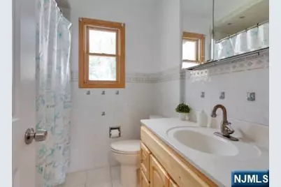 54 Parkway, Rochelle Park Township, NJ 07662 - Photo 9