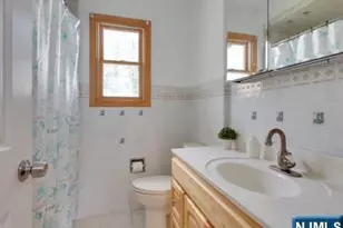 54 Parkway, Rochelle Park Township, NJ 07662 - Photo 9