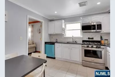 54 Parkway, Rochelle Park Township, NJ 07662 - Photo 5