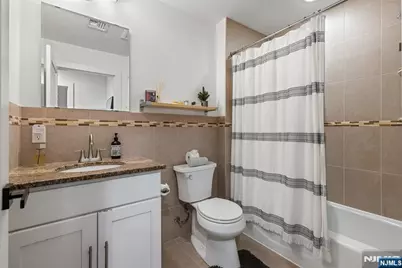 7 Oakdene Terrace 7 #7, Edgewater, NJ 07020 - Photo 19