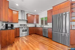 7 Oakdene Terrace 7, Edgewater, NJ 07020 - Photo 15