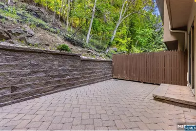 7 Oakdene Terrace 7 #7, Edgewater, NJ 07020 - Photo 21