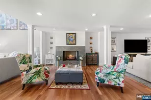 7 Oakdene Terrace 7, Edgewater, NJ 07020 - Photo 5