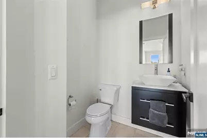 7 Oakdene Terrace 7 #7, Edgewater, NJ 07020 - Photo 13