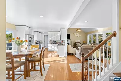 707 Chadwick Drive, Paramus, NJ 07652 - Photo 9