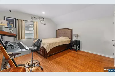 707 Chadwick Drive, Paramus, NJ 07652 - Photo 17
