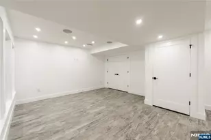 517 Park St, Montclair, NJ 07043 - Photo 29