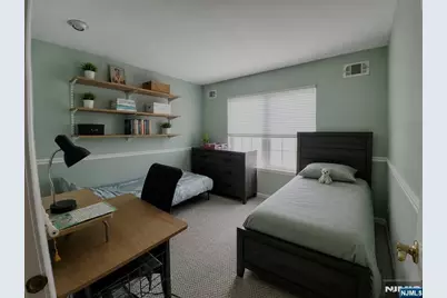 559 Ridge Lane, Fort Lee, NJ 07024 - Photo 11