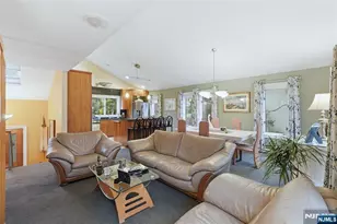 4 Lesa Ln, Hillsdale, NJ 07642 - Photo 13