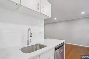 56 68th Street 7, Guttenberg, NJ 07093 - Photo 3